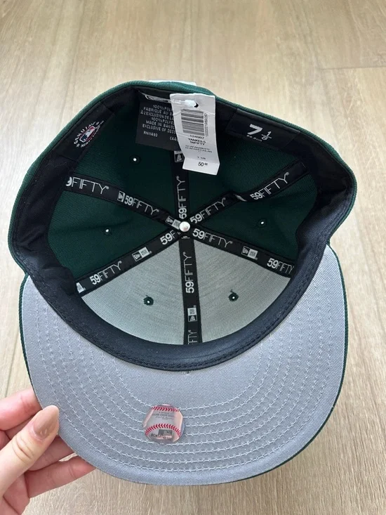 New Era NY Yankees Green Cap from Aritzia - Picture 3 of 5